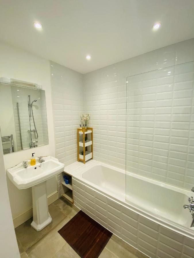 Elegant Spacious Apartment In Heart Of St Leonards Hastings Esterno foto