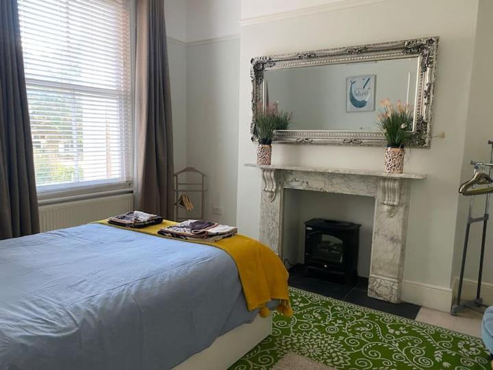 Elegant Spacious Apartment In Heart Of St Leonards Hastings Esterno foto